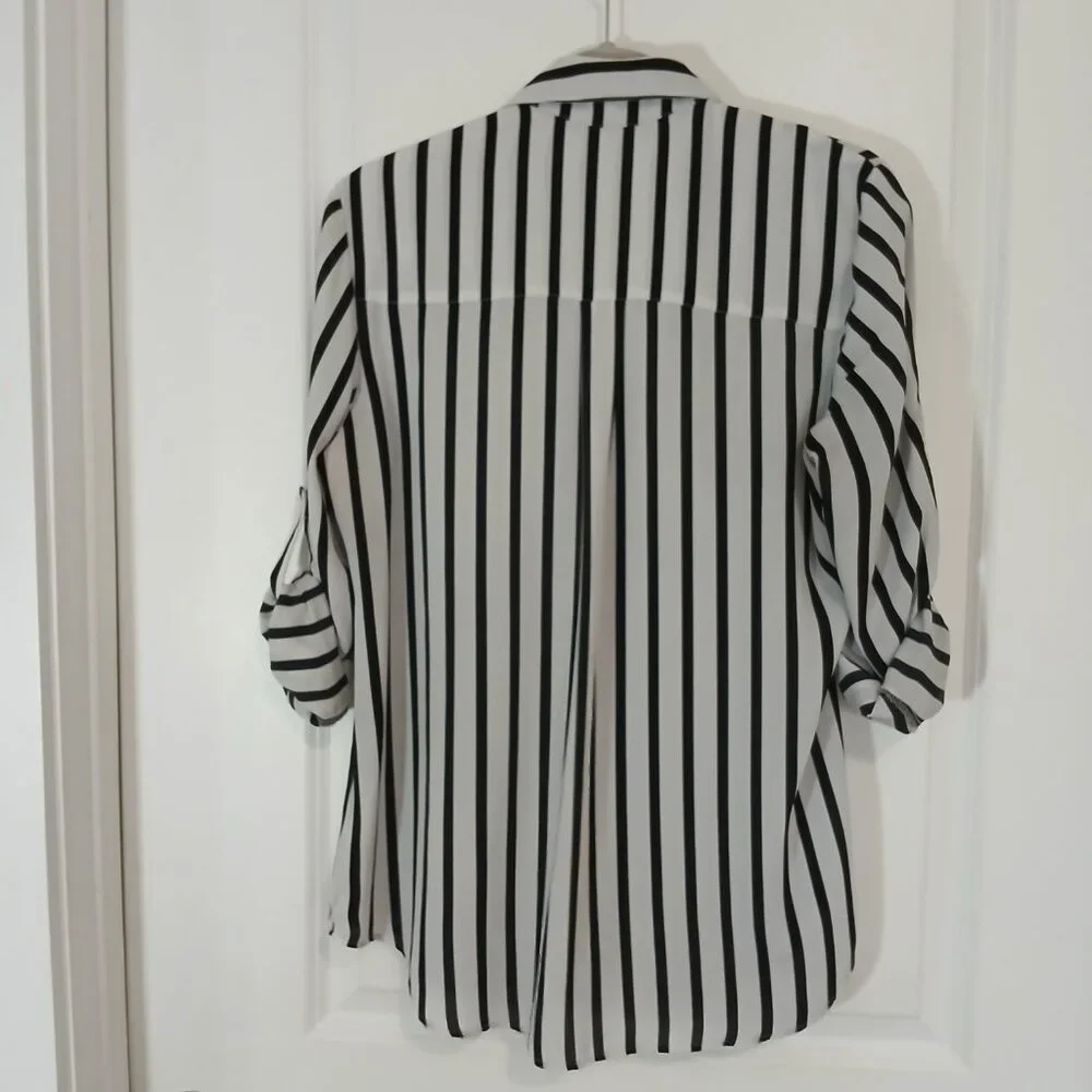 Express Portofino Shirt Women’s Medium Black White Stripe Button Front Blouse - Picture 3 of 8
